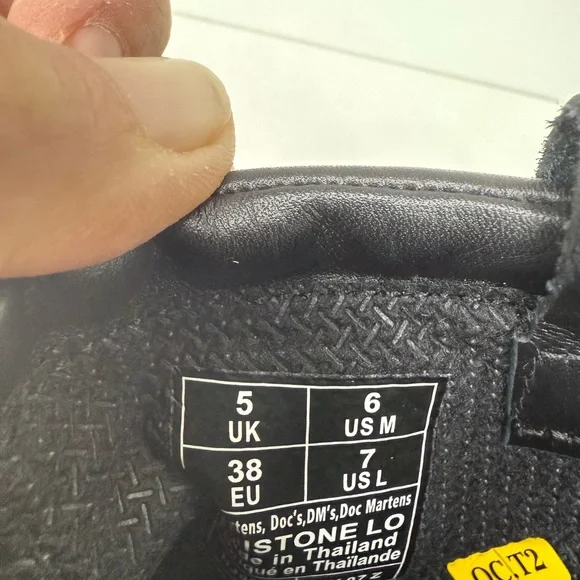 Dr. Martens Black Leather Boots size 7W / 6M - Picture 6 of 7